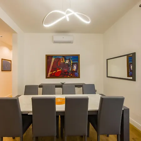 Δωμάτια σε οικογενειακή κατοικία Paruta 22 *